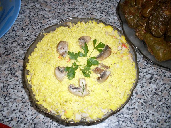 Салат из крабовых палочек и грибочков